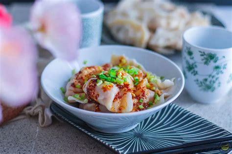  I Wantan: Deliziosi bolliti ripieni e una salsa piccante che ti farà desiderare di più!