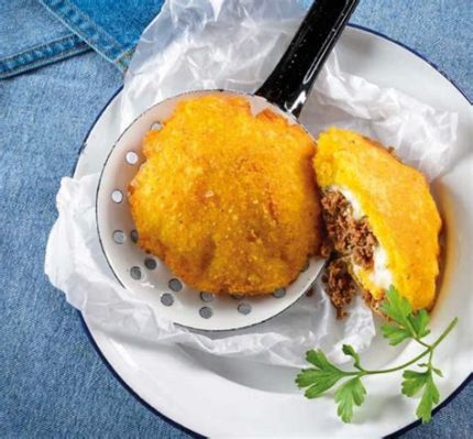   Arepas de Huevo: Un Gustoso Viaggio nel Cuore Cremoso e Croccante della Cultura Barranquillera