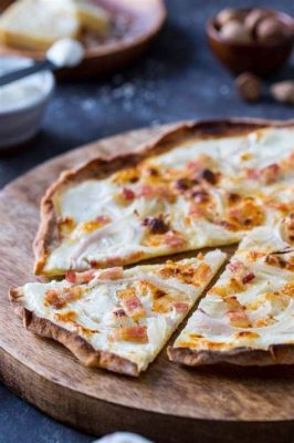  Tarte Flambée: Una Sinfonia di Sapori Croccanti e Ricordi Cremosi del Passato!